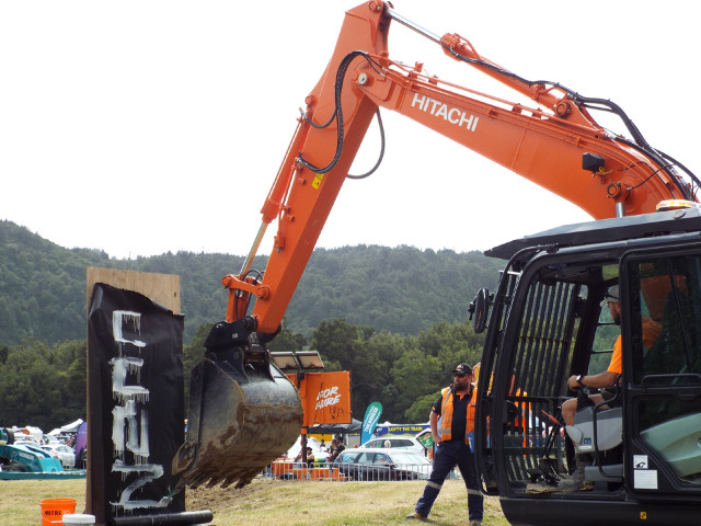 CCNZ Wellington Wairarapa CablePrice Excavator Operator Competition